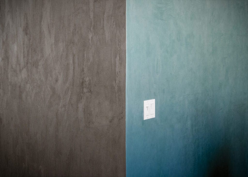 Dual-tone interior wall painting by Artistic Home Finishes